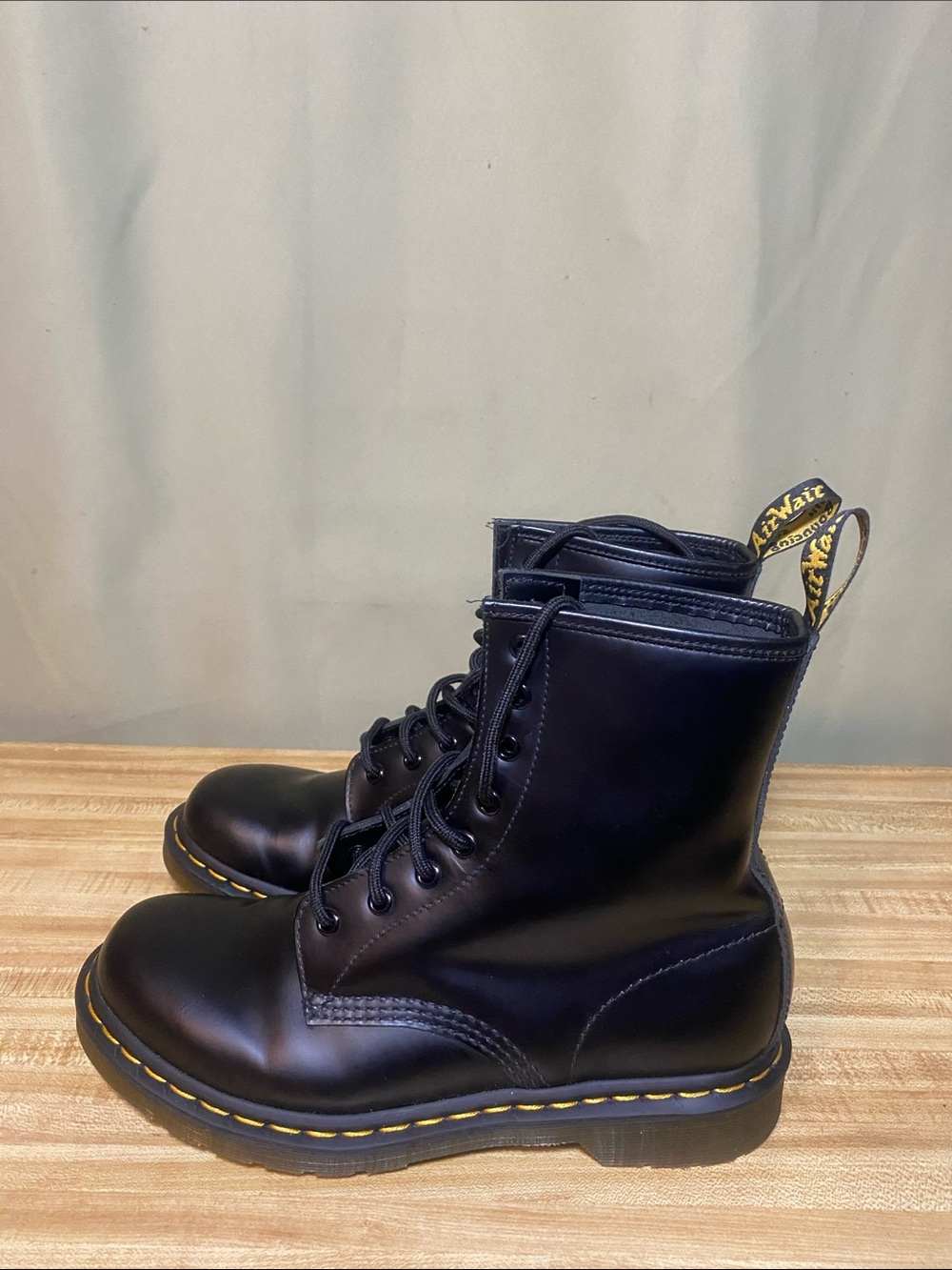 Dr Martens Black 1460 W Doc Martin 8 Eye Leather Boots Made in Thailand Women 9